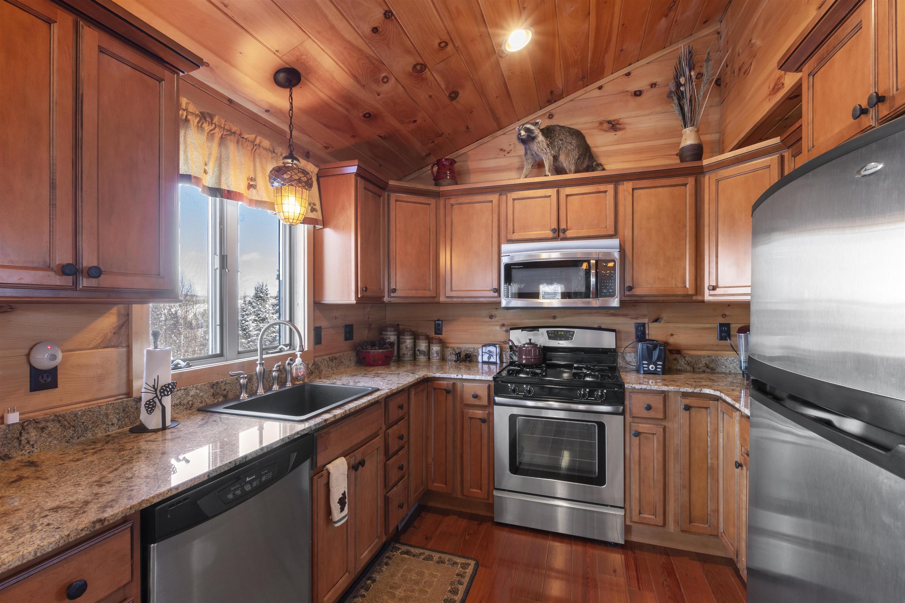 117 Daniel Beard Road Pittsburg, NH 03592 - Photo 11 of 39 Gallery Image 11