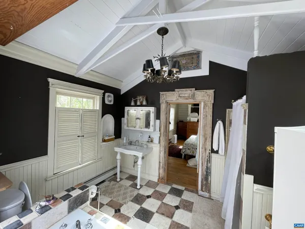 $3,200 | 954 Old Lynchburg Road, Unit A, Charlottesville, VA 22903