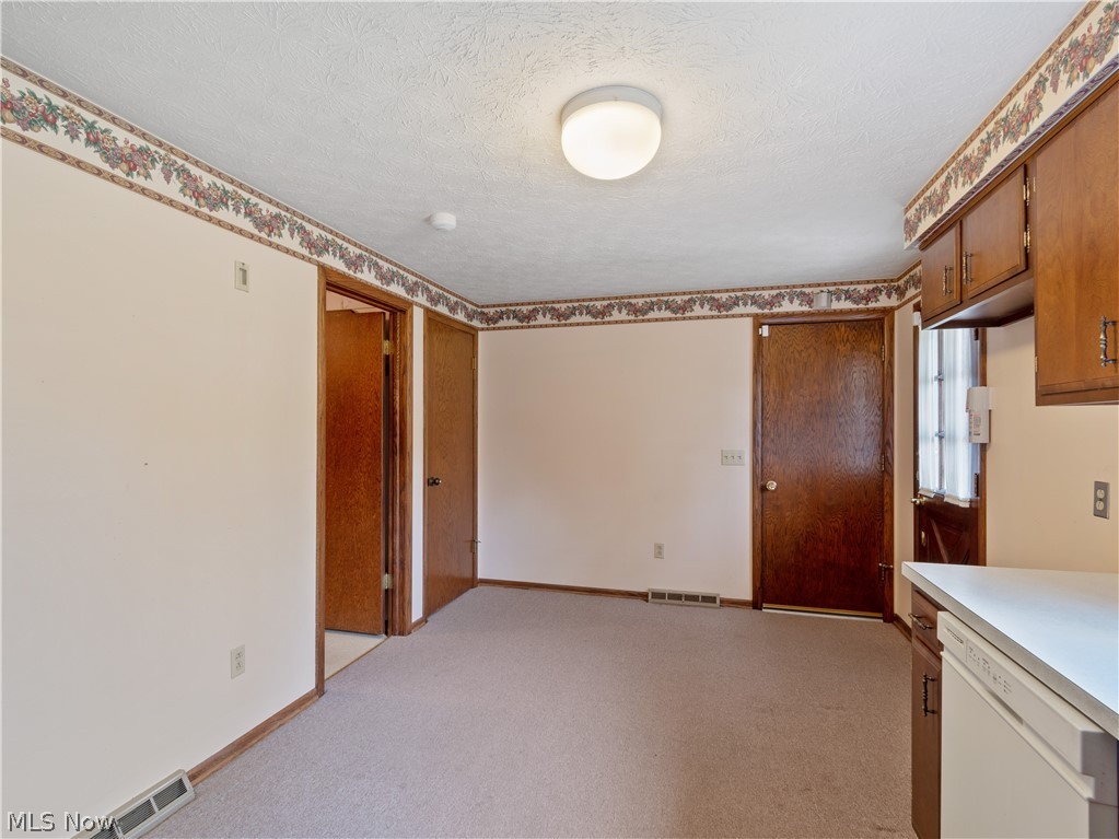 1809 Dexter Road Northeast Massillon, OH 44646 - Photo 10 of 35 Gallery Image 10