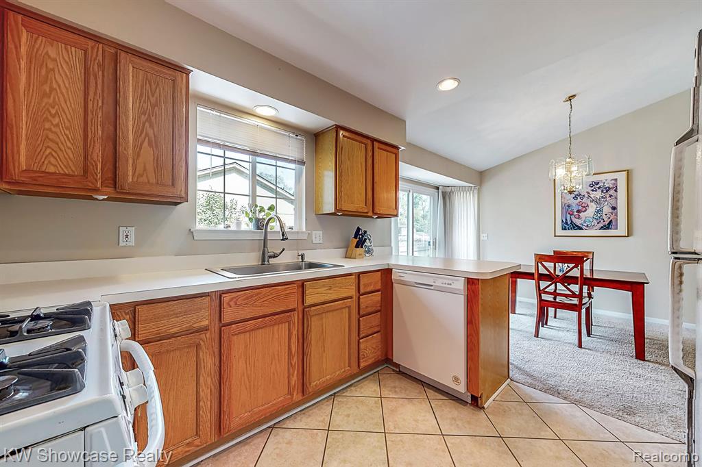 3615 Moberly Road Commerce Township, MI 48382 - Photo 10 of 28