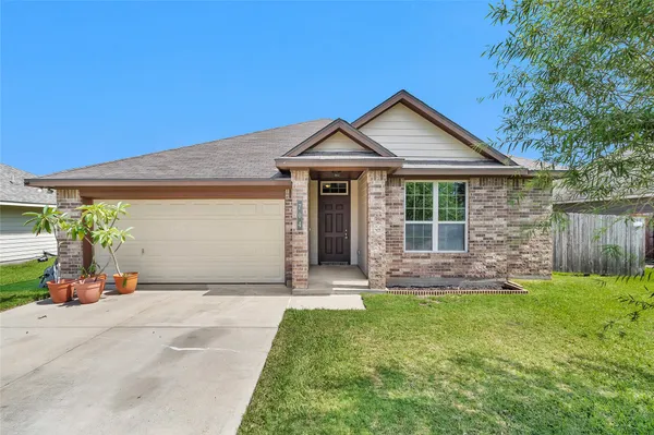 $245,000 | 704 Mockingbird Street, Navasota, TX 77868