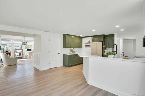 $1,099,000 | 3 Moor Lane, Patchogue, NY 11772