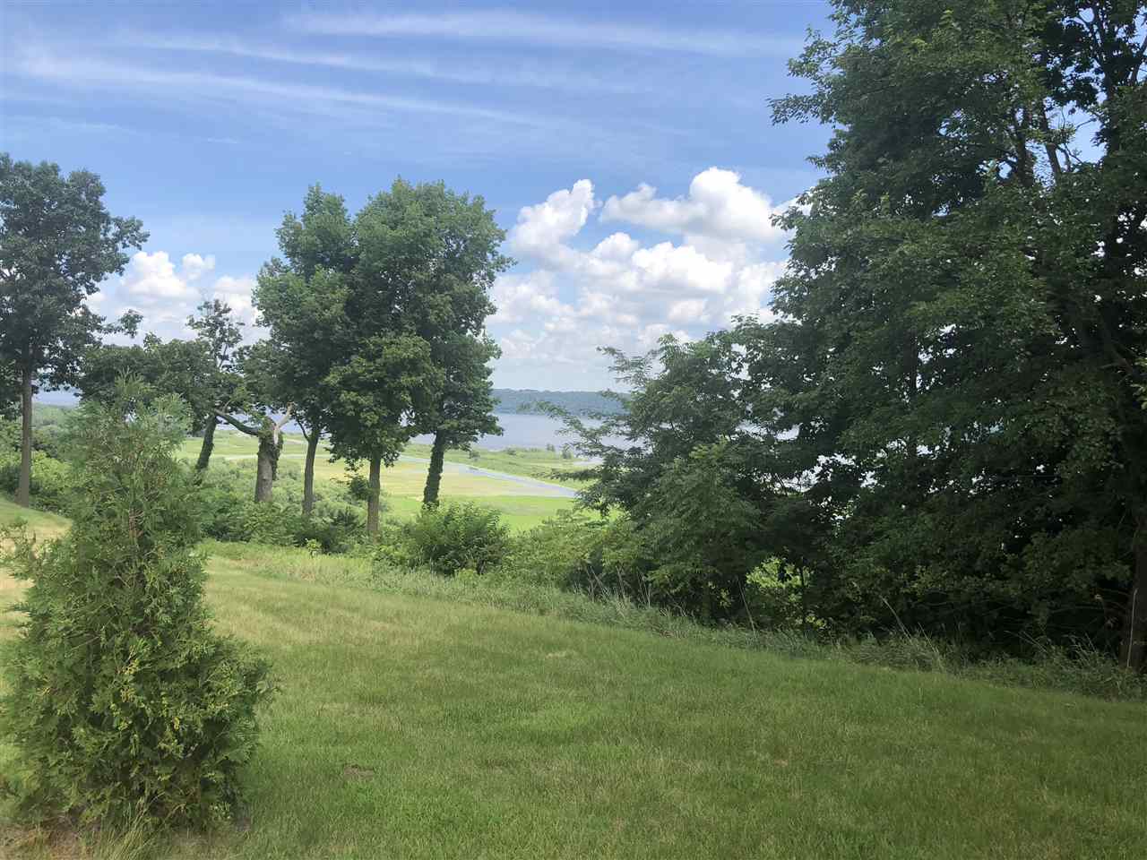 Lot 27 Country Squire Lane, Unit GRAND RIVER BLUFFS Dubuque, IA 52001 - Photo 11 of 15 Gallery Image 11
