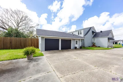 $250,000 | 32565 Willow Street, White Castle, LA 70788