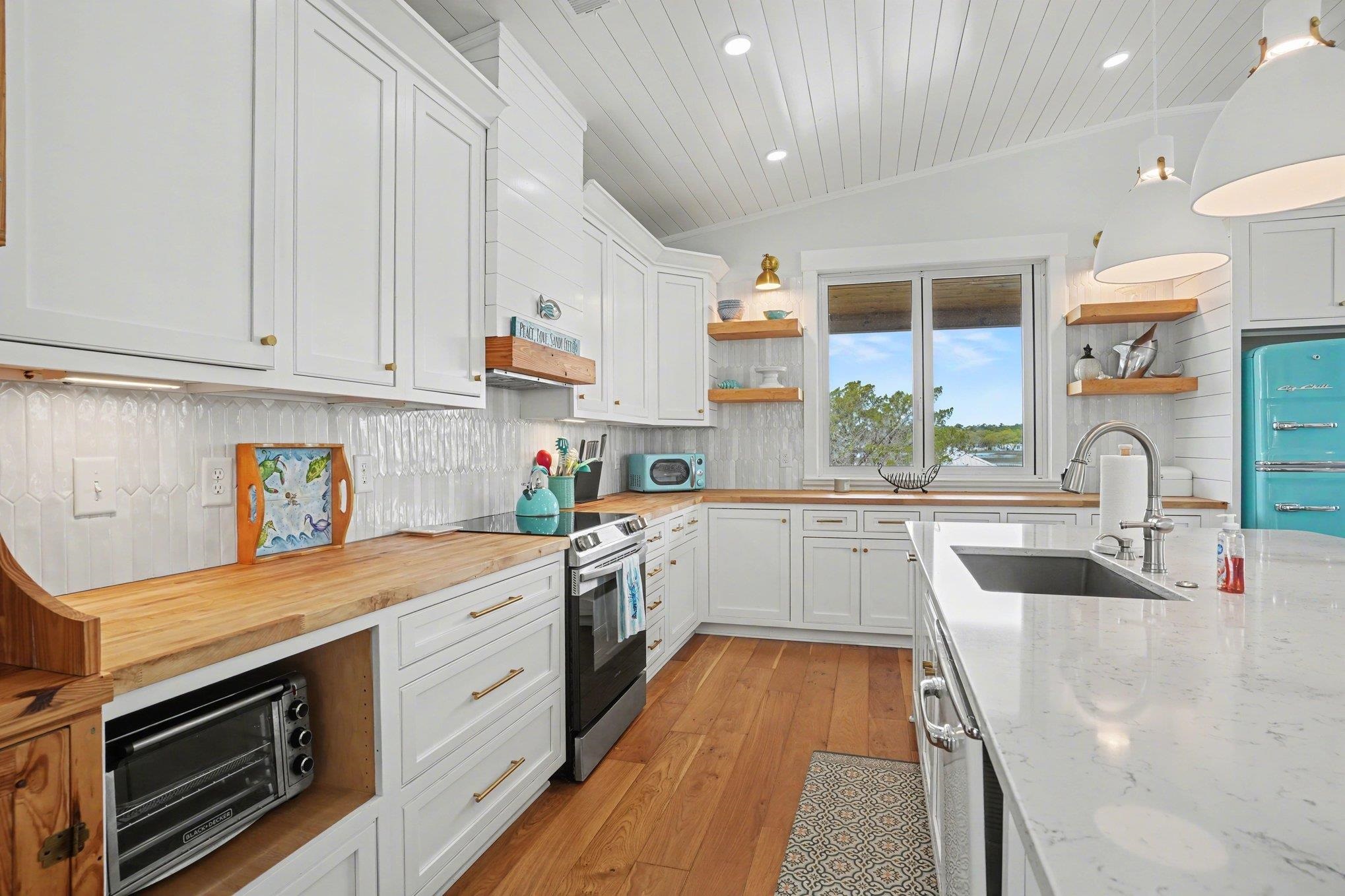 242 State Rd S-26-530 Murrells Inlet, SC 29576 - Photo 14 of 65