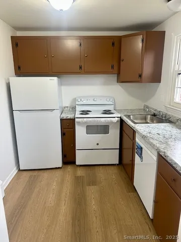 $1,450 | 47 Brewster Road, Unit C, Glastonbury, CT 06033