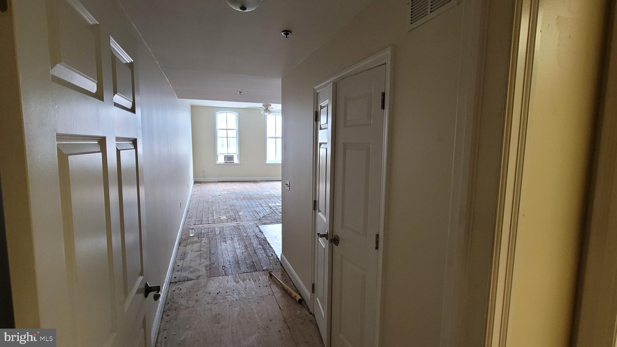 48 South 6th Street, Unit 2F Reading, PA 19602 - Photo 3 of 22 48 S 6th St, main entrance