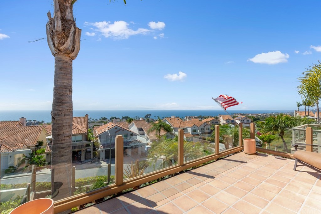 17 St Francis Court Dana Point, CA 92629 - Photo 22 of 66 a view of a basket ball ground