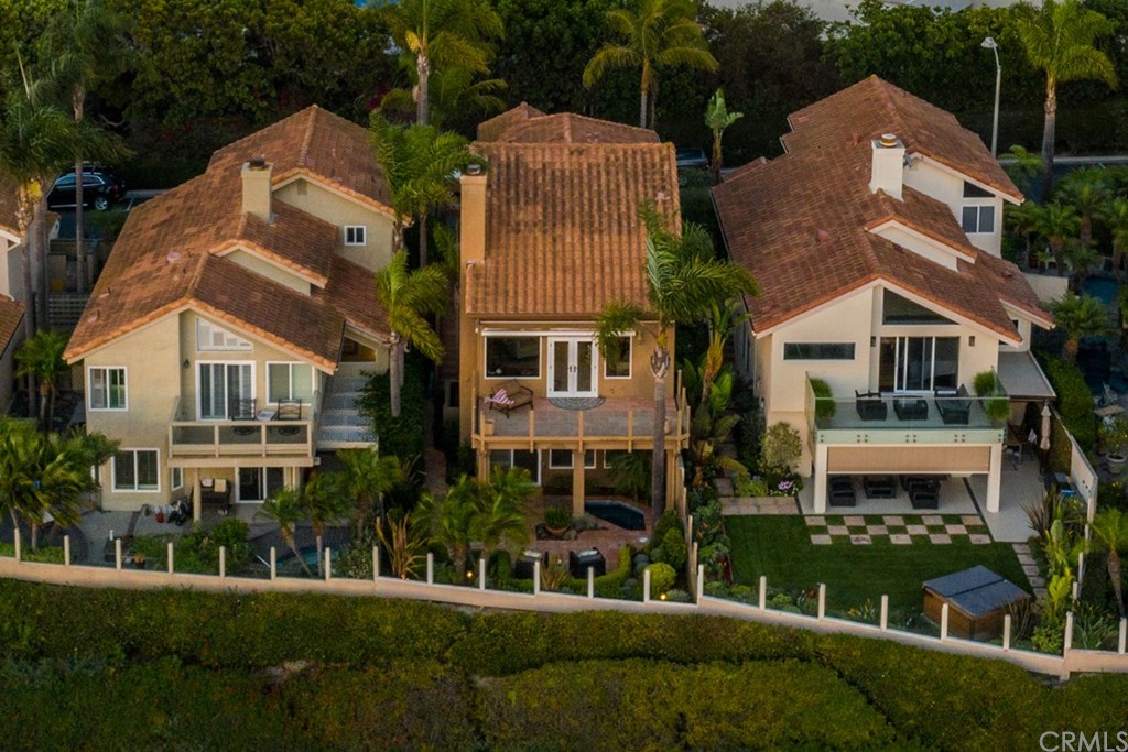 17 St Francis Court Dana Point, CA 92629 - Photo 62 of 66 a view of a building with a garden