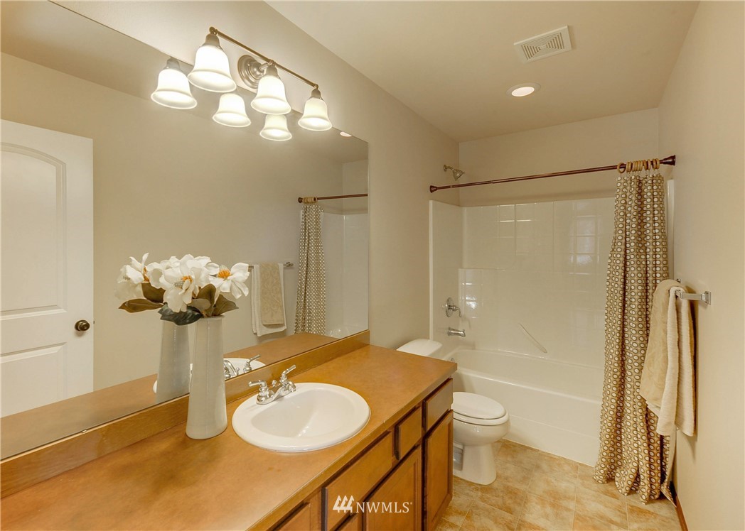 19430 25th Drive Southeast, Unit 9 Bothell, WA 98012 - Photo 17 of 23 Gallery Image 17