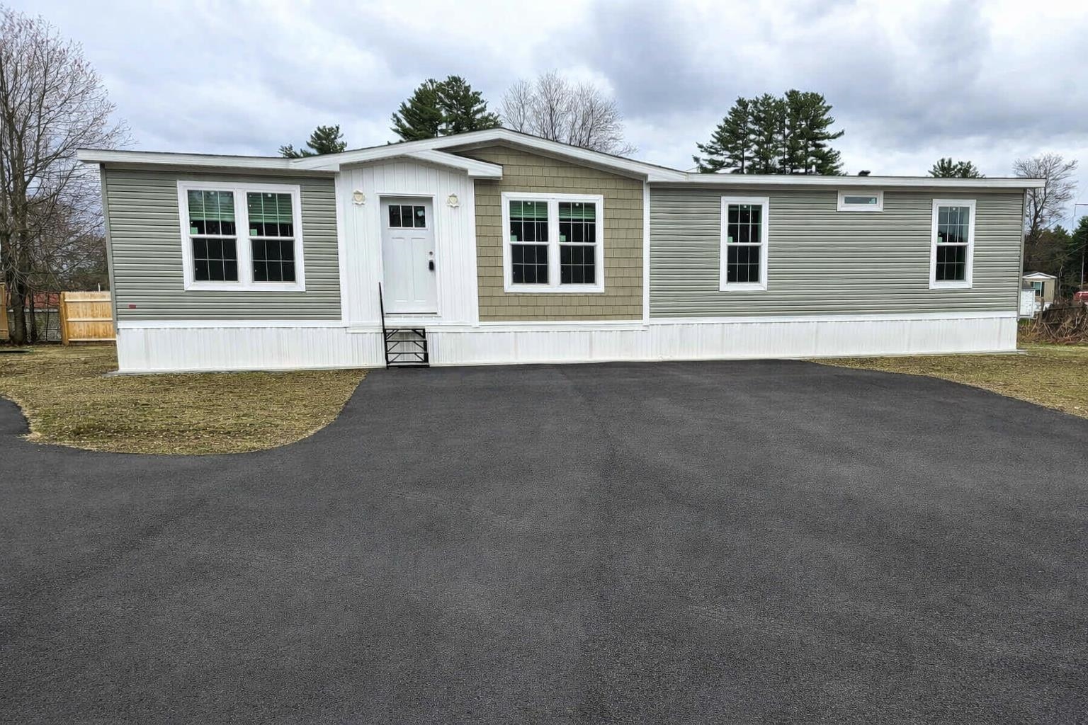 4 Gallo Way Merrimack, NH 03054 - Photo 2 of 19