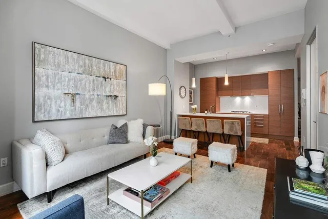 $1,435,000 | 140 West 22nd Street, Unit 4C | Chelsea