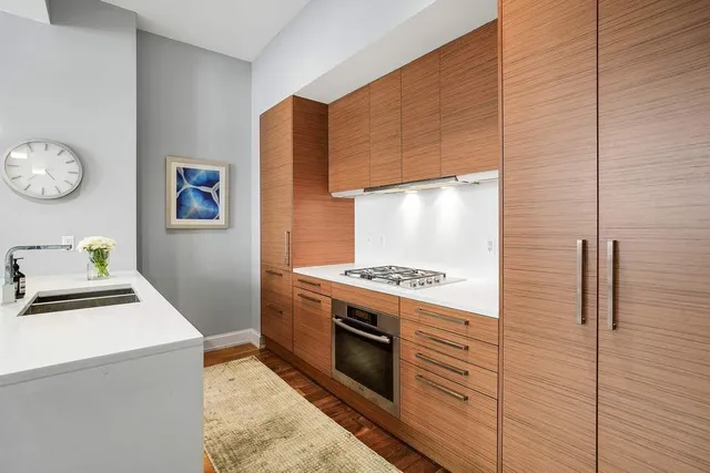 $1,435,000 | 140 West 22nd Street, Unit 4C | Chelsea