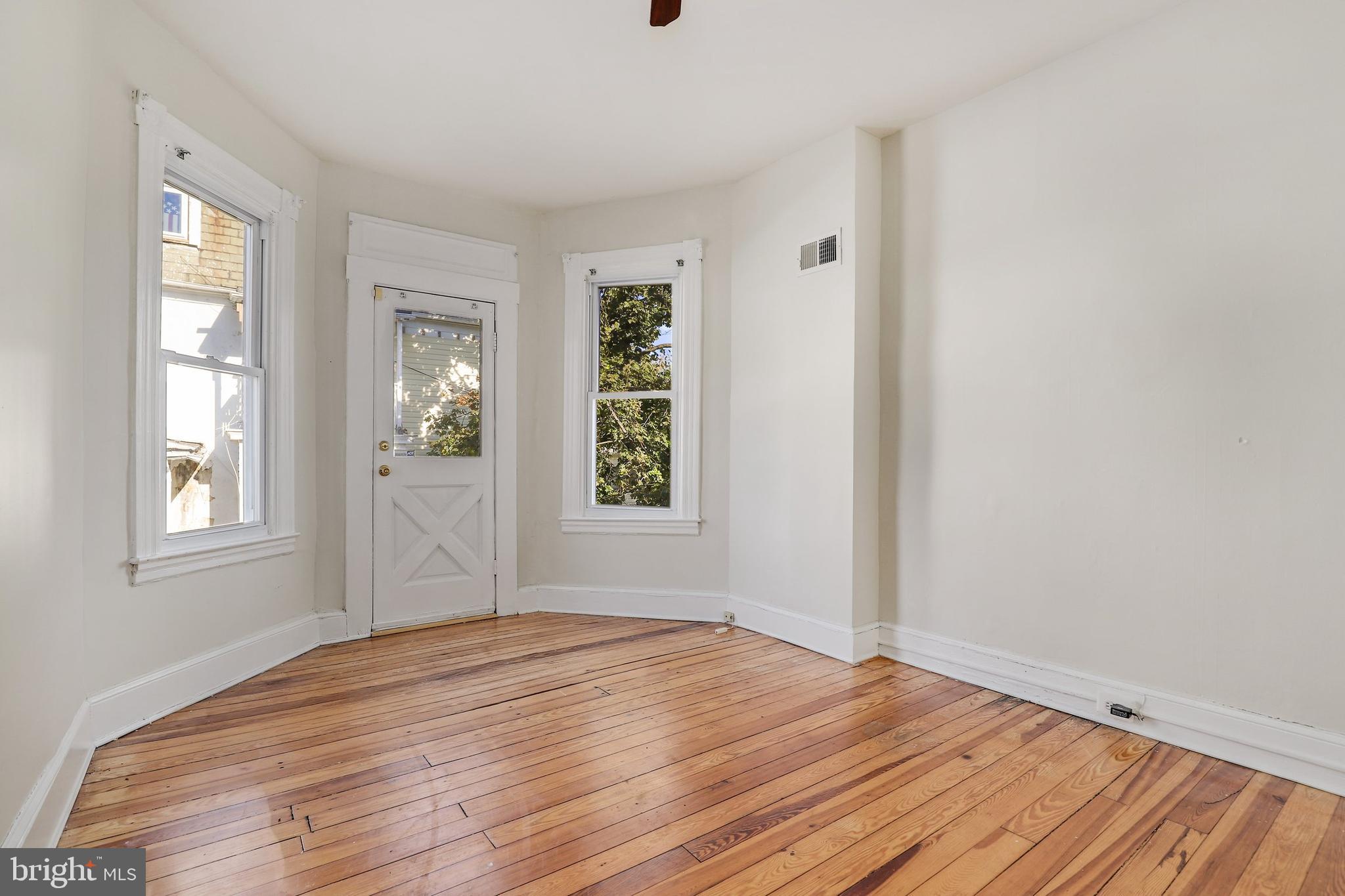 2902 Evergreen Avenue Baltimore, MD 21214 - Photo 8 of 46