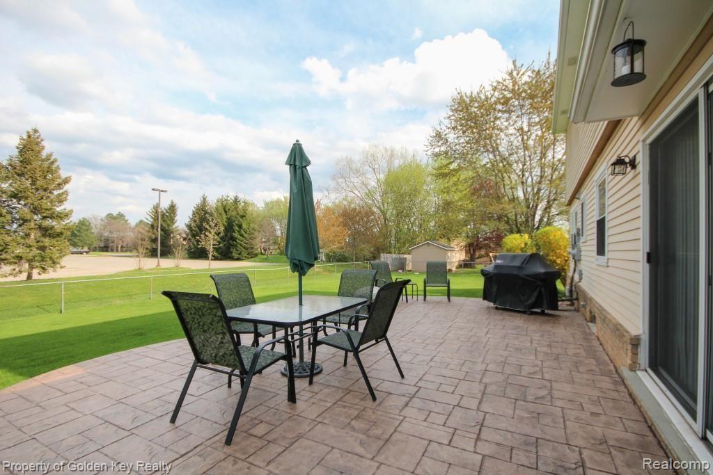 24474 Kings Pointe Novi, MI 48375 - Photo 6 of 42 IMG_2723 (Custom).jpg