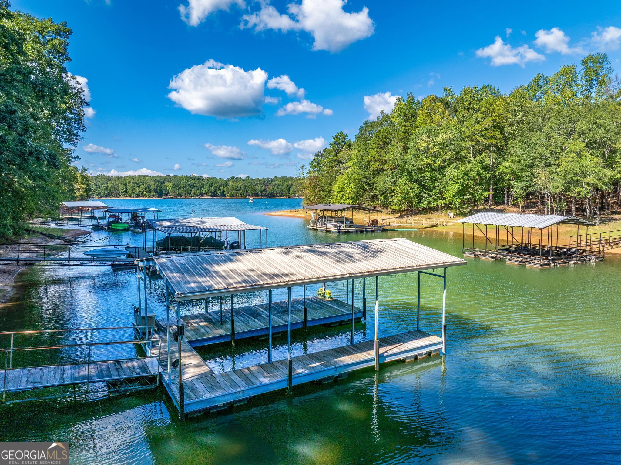 158 Creekwood Road Hartwell, GA 30643 - Photo 2 of 51