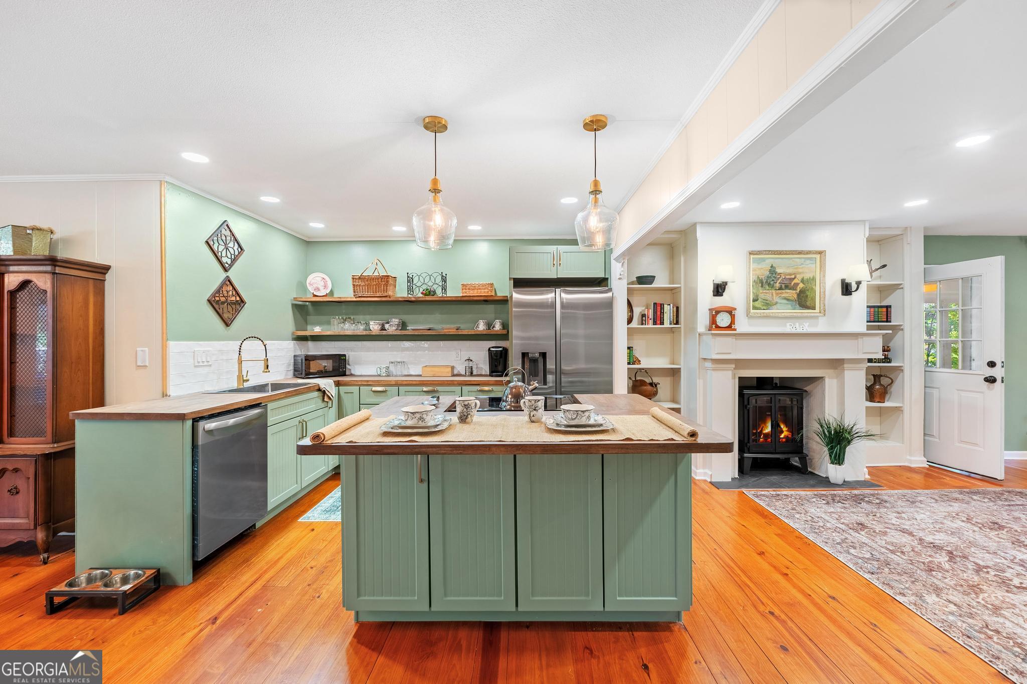 158 Creekwood Road Hartwell, GA 30643 - Photo 3 of 51