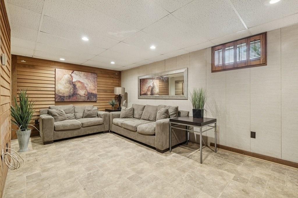 35 Springvale Avenue Chelsea, MA 02150 - Photo 14 of 31 Gallery Image 14