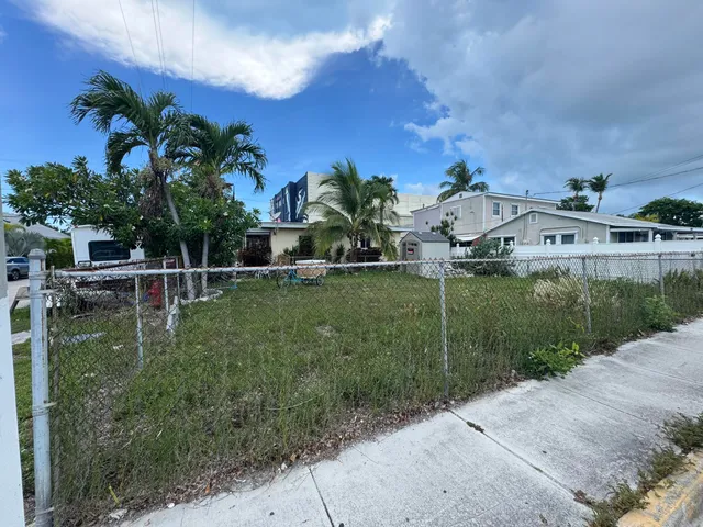 $2,500 | 2001 Flagler Avenue, Key West, FL 33040