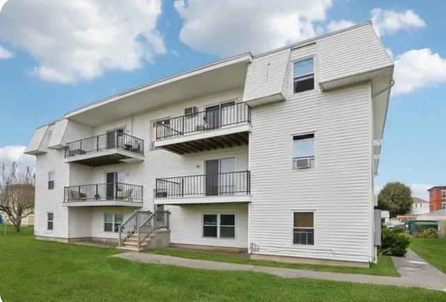 $215,000 | 352 Vale Street, Unit 1, Fall River, MA 02724