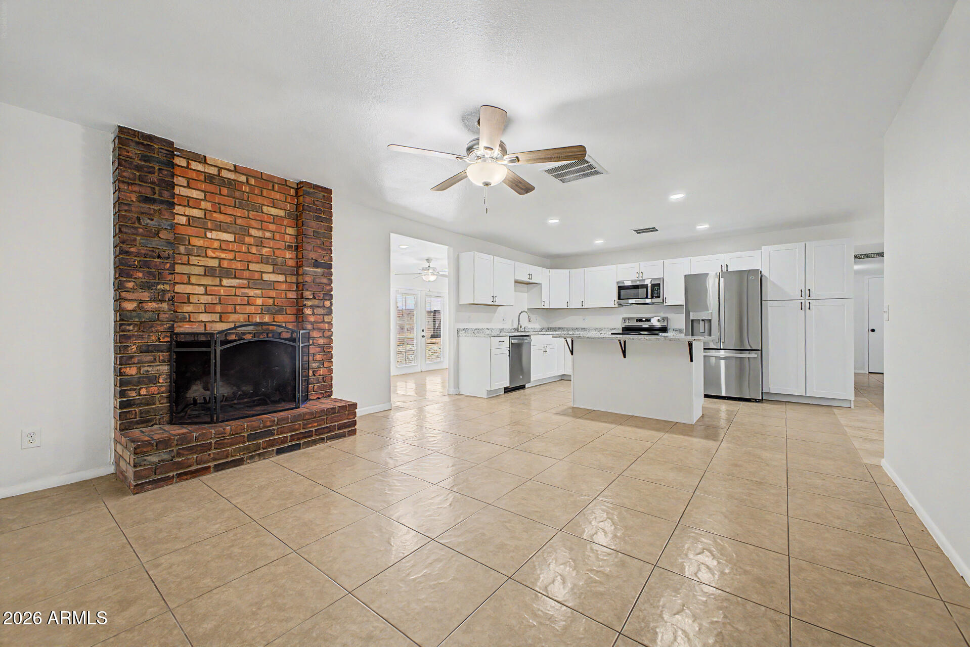 9010 West Griswold Road Peoria, AZ 85345 - Photo 10 of 35 Dinning or Family Room