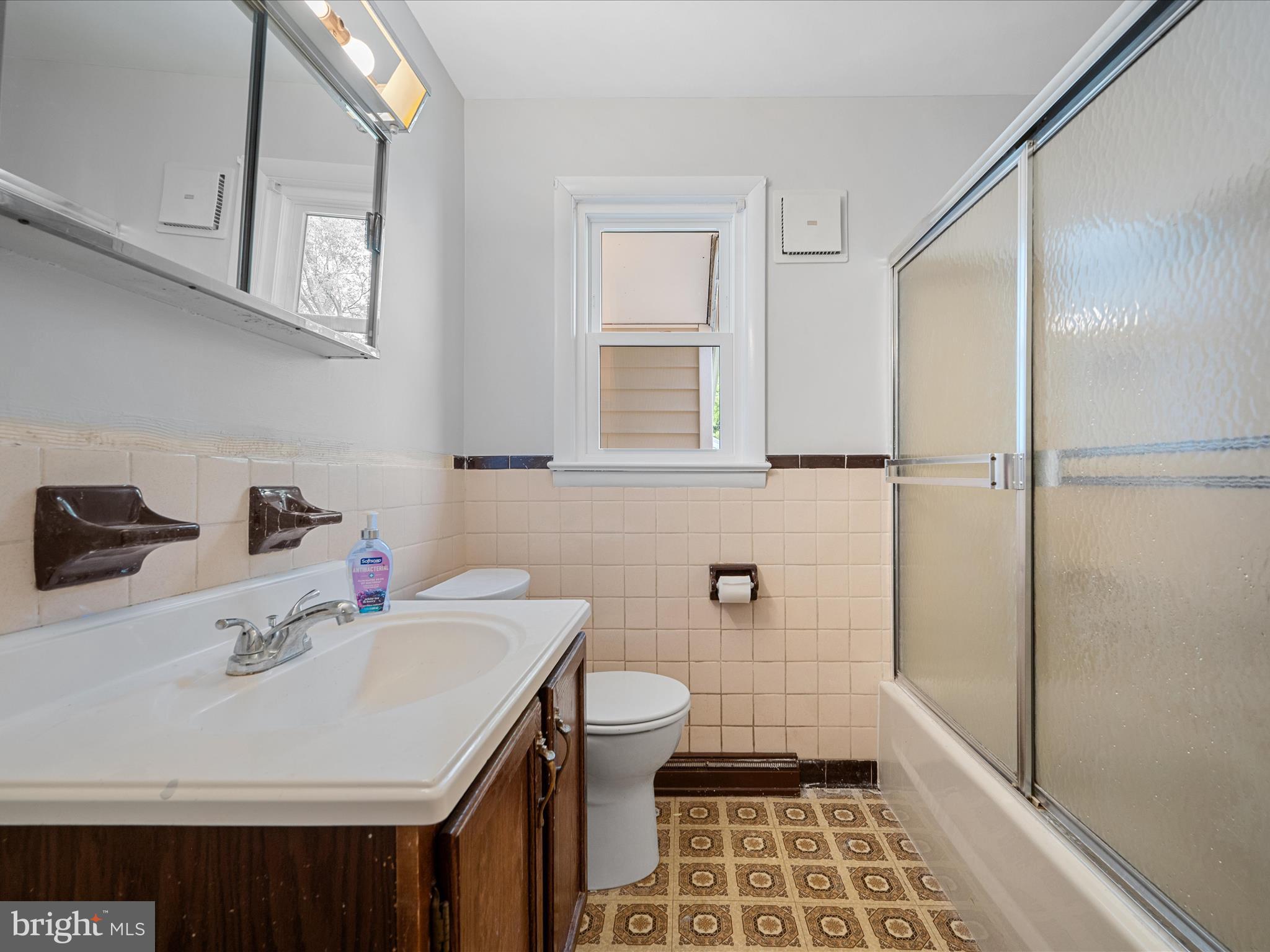 1309 Commerce Street Winchester, VA 22601 - Photo 16 of 26 Bathroom