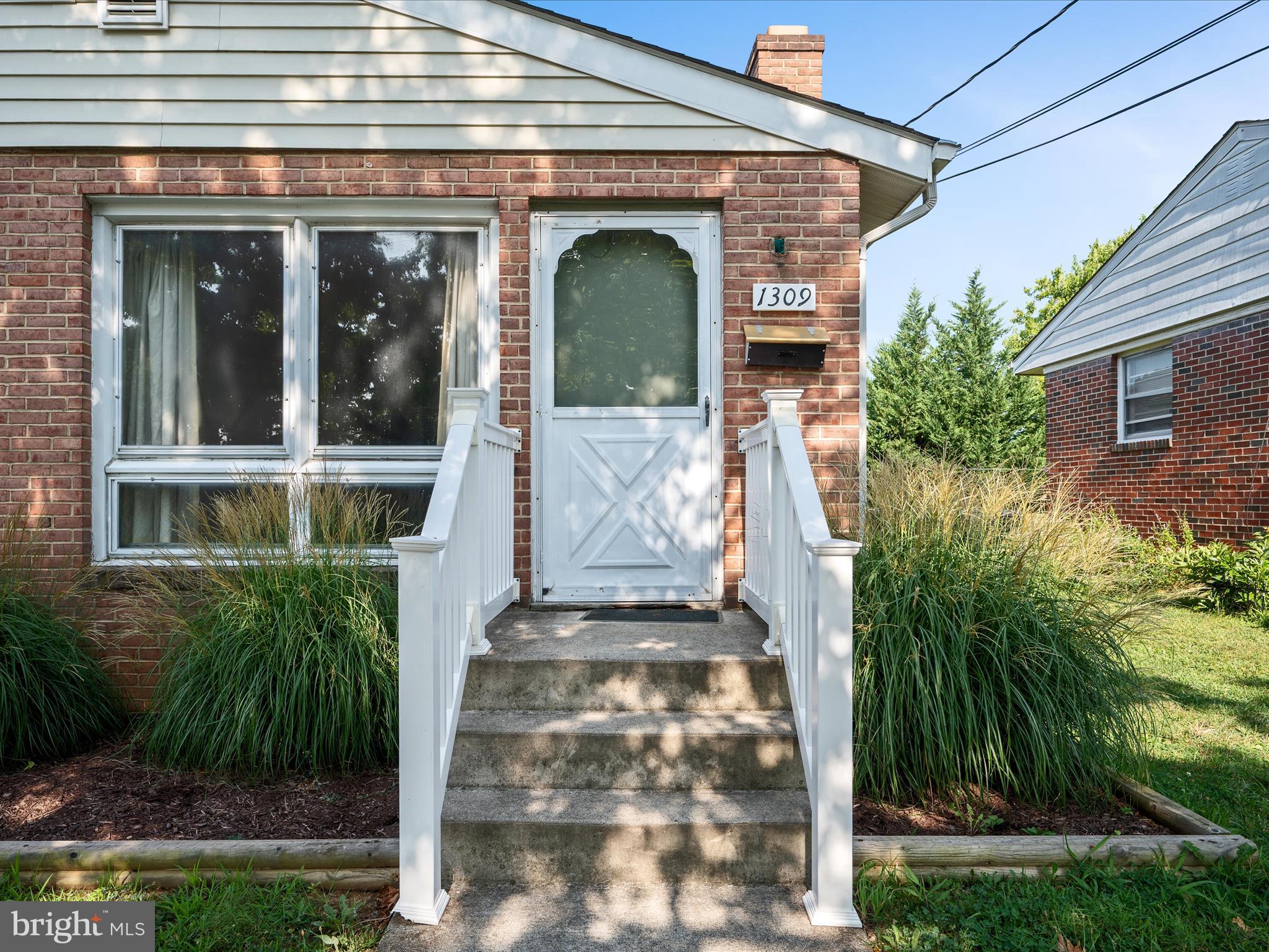 1309 Commerce Street Winchester, VA 22601 - Photo 4 of 26 Front Door