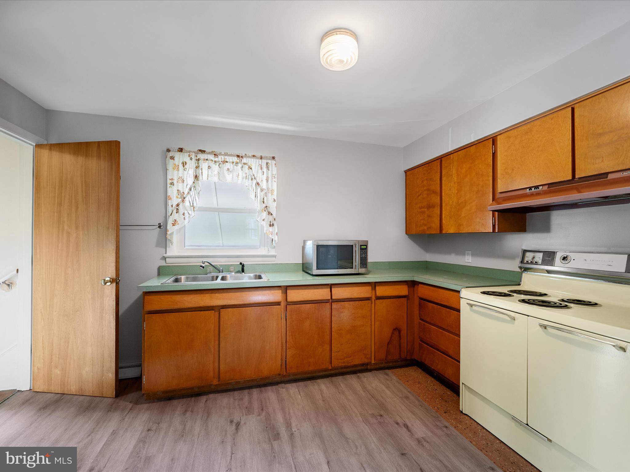1309 Commerce Street Winchester, VA 22601 - Photo 8 of 26 Kitchen