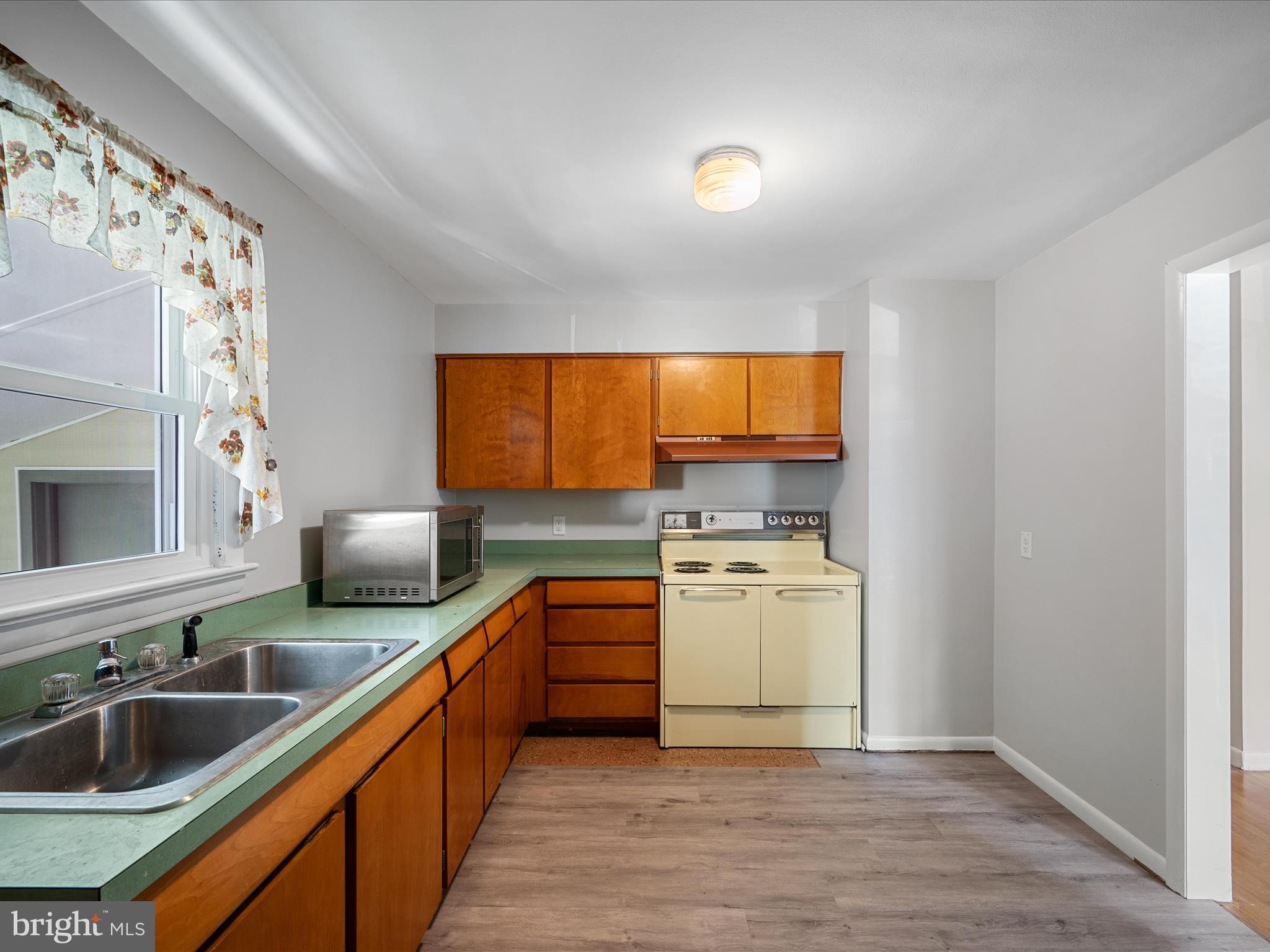1309 Commerce Street Winchester, VA 22601 - Photo 9 of 26 Kitchen