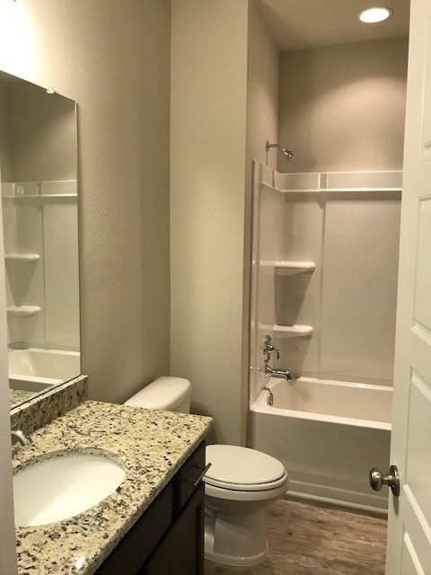 15178 Troon Drive Foley, AL 36535 - Photo 10 of 13 Hall bath