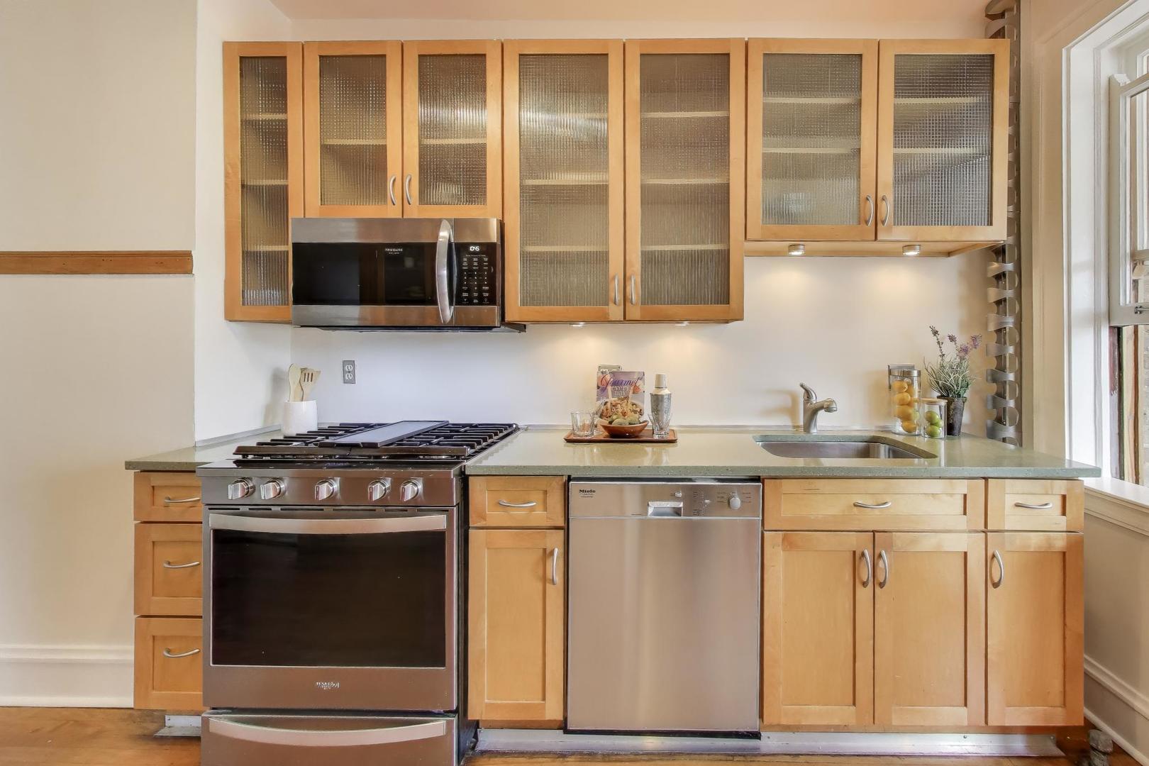 319 Kedzie Street, Unit 3E Evanston, IL 60202 - Photo 16 of 24