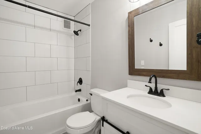 $380,000 | 406 East Larch Avenue, Osburn, ID 83849