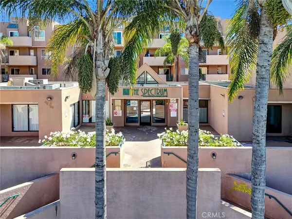 $2,720 | 450 East 4th Street, Unit 437, Santa Ana, CA 92701