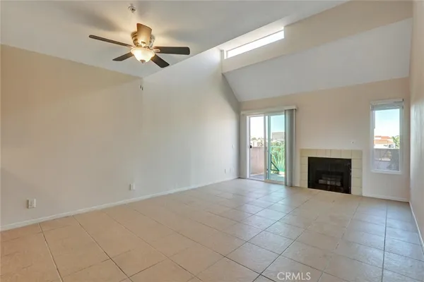 $2,780 | 450 East 4th Street, Unit 437, Santa Ana, CA 92701