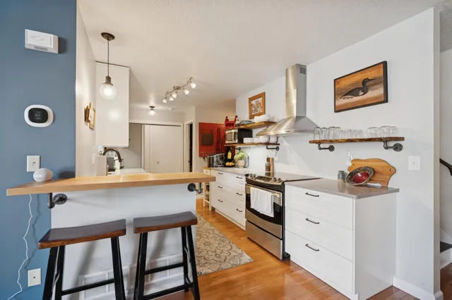 $265,000 | 5528 East Fillmore Circle Northeast, Fridley, MN 55432