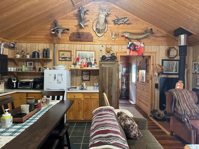 $395,000 | 29031 French Road, Oakland, WI 54830