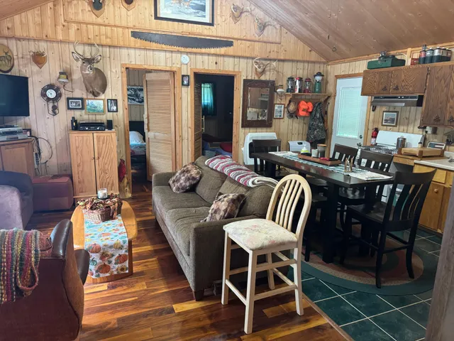 $395,000 | 29031 French Road, Oakland, WI 54830