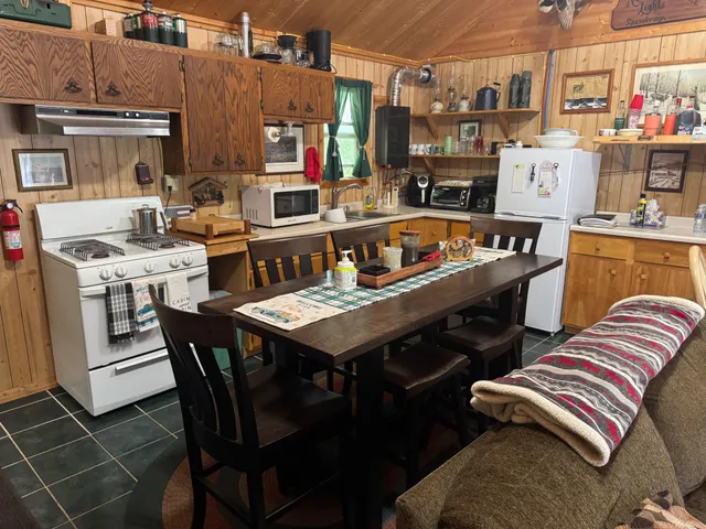 $395,000 | 29031 French Road, Oakland, WI 54830