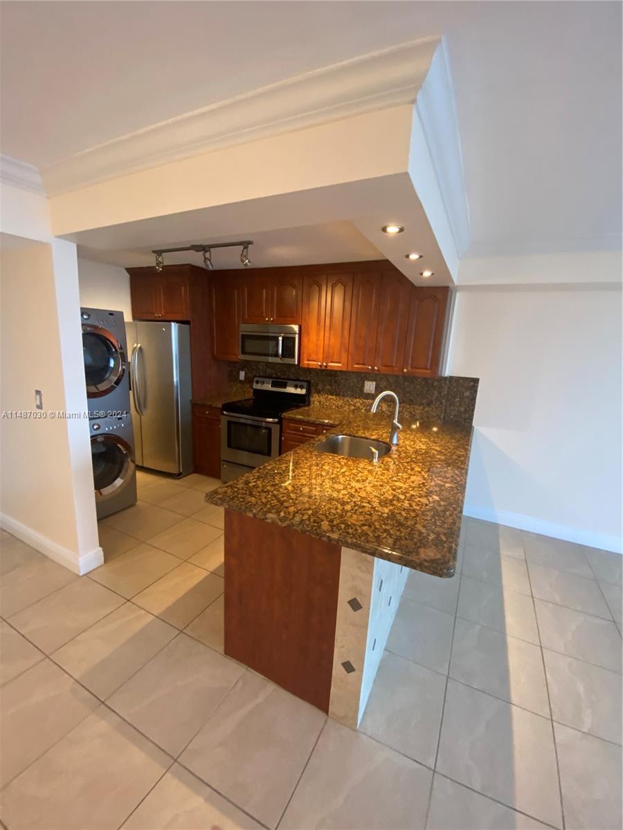 145 Southeast 25th Road, Unit 1002 Miami, FL 33129 - Photo 7 of 33 Gallery Image 7