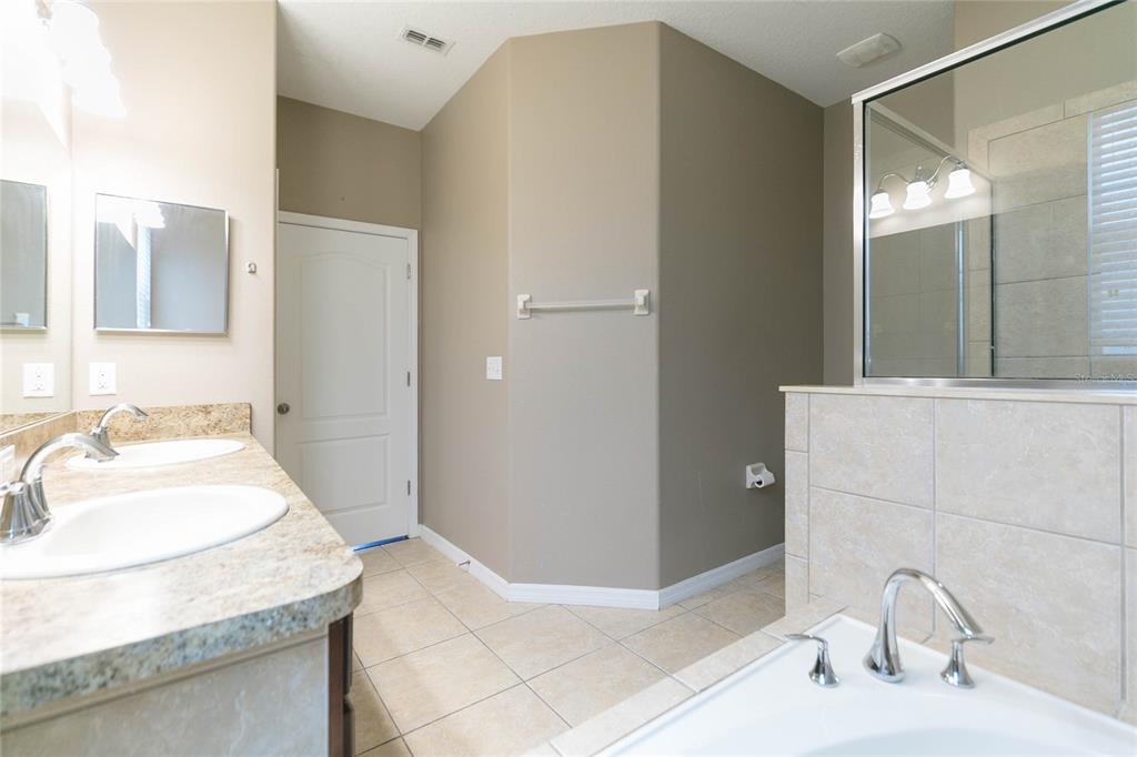 515 Vista Ridge Drive Ruskin, FL 33570 - Photo 27 of 57