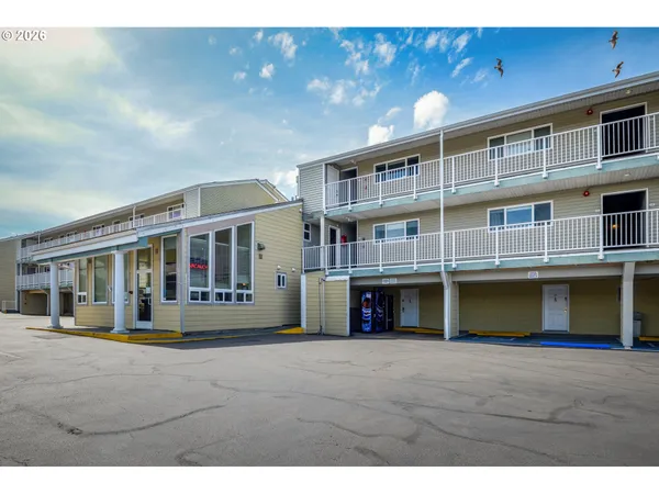 $209,000 | 171 Southwest Sw Highway, Unit 312, Lincoln City, OR 97367