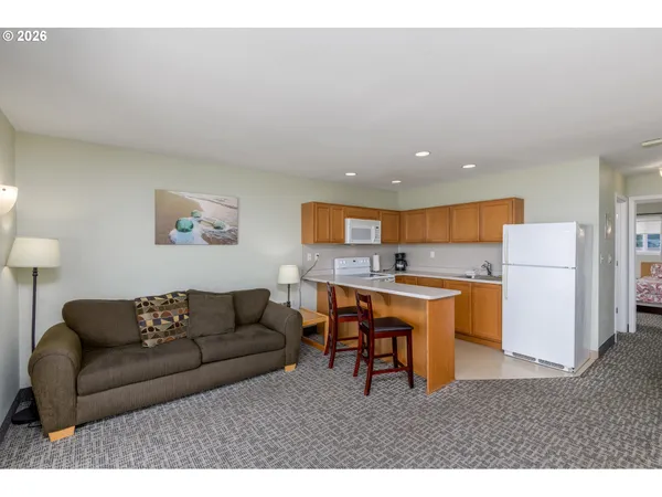 $209,000 | 171 Southwest Sw Highway, Unit 312, Lincoln City, OR 97367
