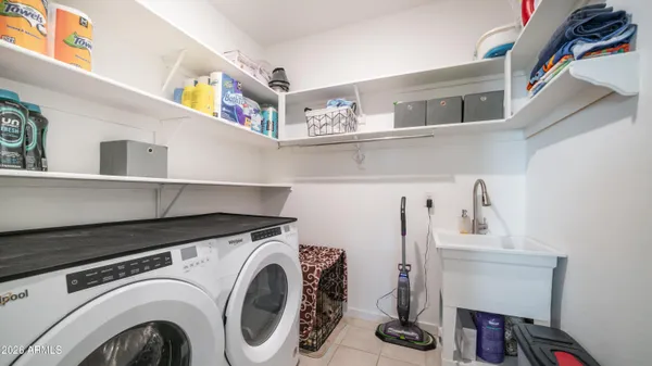 a view of utility room