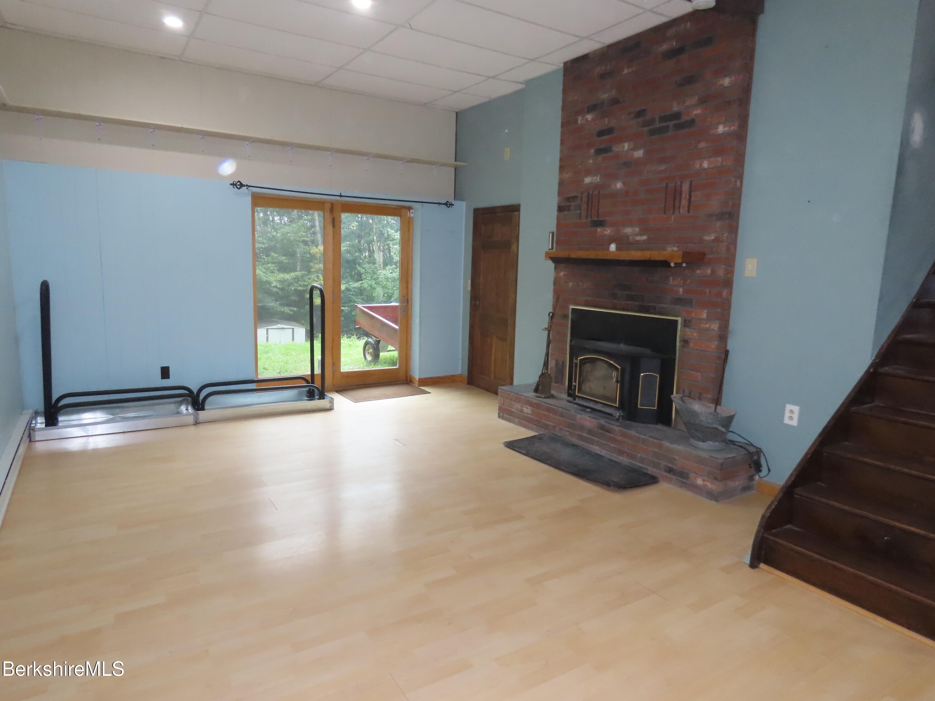 645 E Road Clarksburg, MA 01247 - Photo 19 of 39 Family room