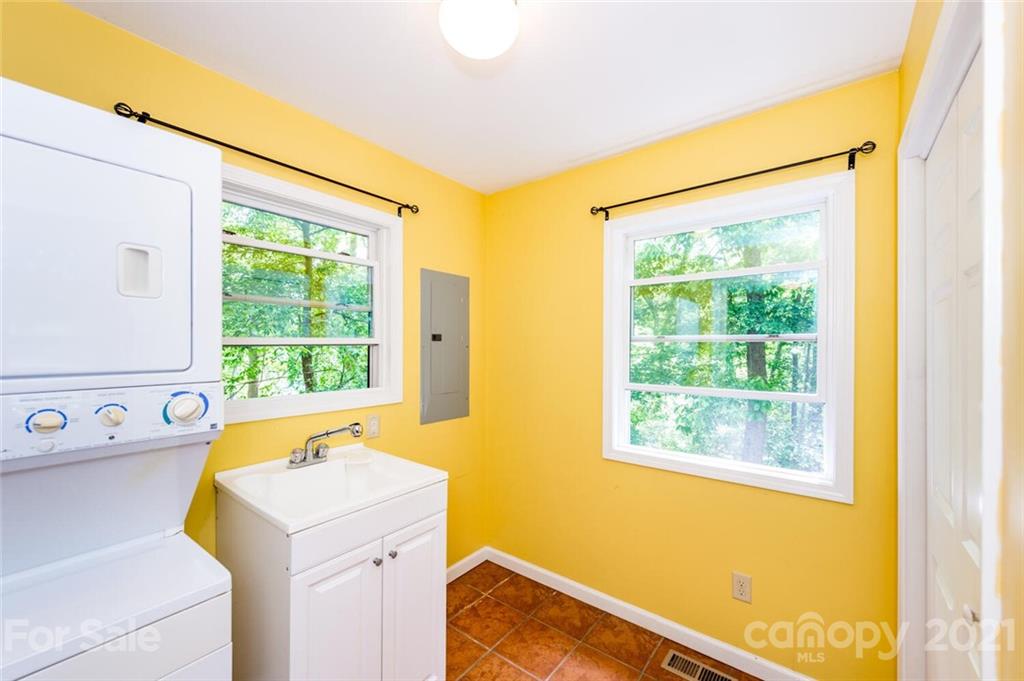 850 River Road Hot Springs, NC 28743 - Photo 22 of 38 Gallery Image 22