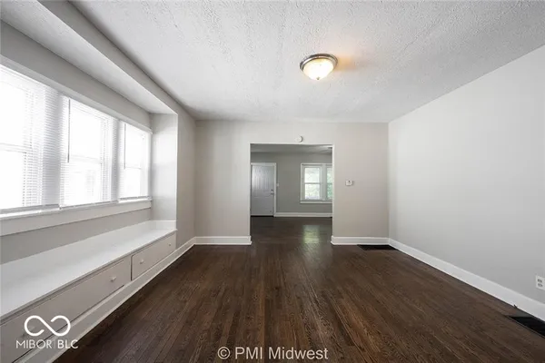 $1,299 | 1529 East Ohio Street, Indianapolis, IN 46201