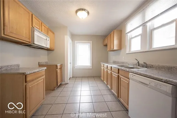 $1,299 | 1529 East Ohio Street, Indianapolis, IN 46201