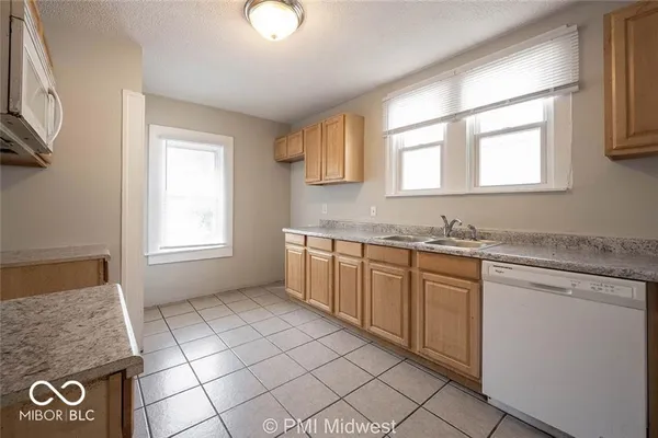 $1,299 | 1529 East Ohio Street, Indianapolis, IN 46201