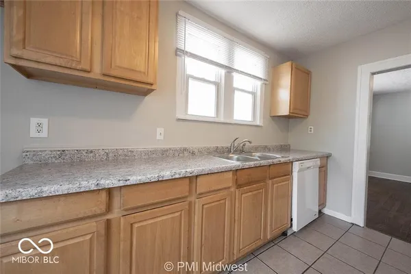 $1,299 | 1529 East Ohio Street, Indianapolis, IN 46201