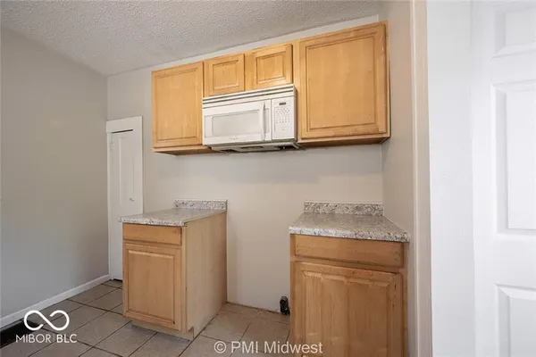 $1,299 | 1529 East Ohio Street, Indianapolis, IN 46201